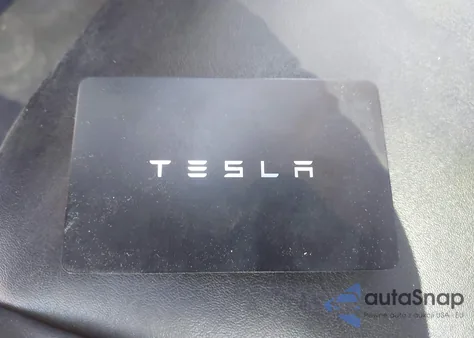 2021 Tesla Model Y Standard Range Rear-Wheel Drive z USA, uszkodzony, nr VIN 5YJYGDED2MF116454